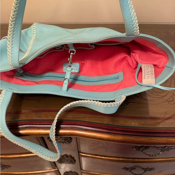 Price Drop: Gorgeous Vintage, NEVER USED Top Quality Turquoise Leather Satchel - Picture 5 of 8